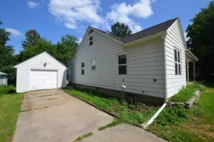 225 N Esterly Ave, Whitewater, WI 53190 - Photo 3