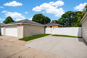 4629 N 77th St, Milwaukee, WI 53218 - Photo 9
