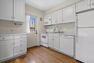 W164N8426 Hiawatha Ave, Menomonee Falls, WI 53051 - Photo 9