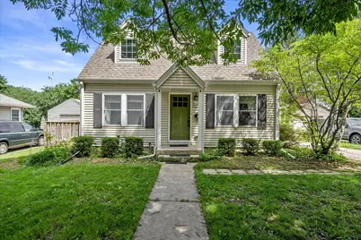 W164N8426  Hiawatha Ave, Menomonee Falls, WI 53051 - Photo 3