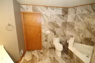 17785 W Wisconsin Ave, Brookfield, WI 53045 - Photo 19