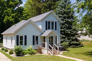 211 N Ferry Dr, Lake Mills, WI 53551 - Photo 3
