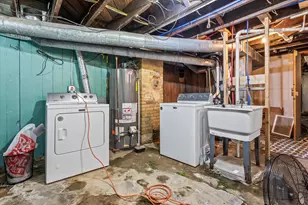 2615 N Holton St, Milwaukee, WI 53212 - Photo 39