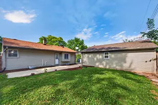 10529 W Caldwell Ave, Milwaukee, WI 53225 - Photo 19