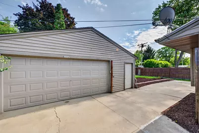 10529 W Caldwell Ave, Milwaukee, WI 53225 - Photo 17