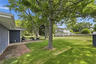 9050 N Silver Brook Ln, Brown Deer, WI 53223 - Photo 29
