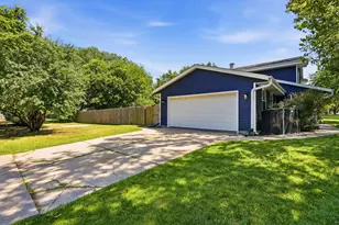 8036 S 77th St, Franklin, WI 53132 - Photo 35