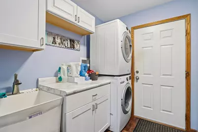 7710 S Chapel Hill Dr, Franklin, WI 53132 - Photo 15