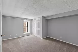 270 E Highland Ave, Milwaukee, WI 53202 - Photo 21