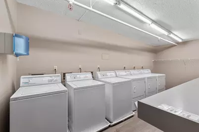 270 E Highland Ave #1021, Milwaukee, WI 53202 - Photo 31