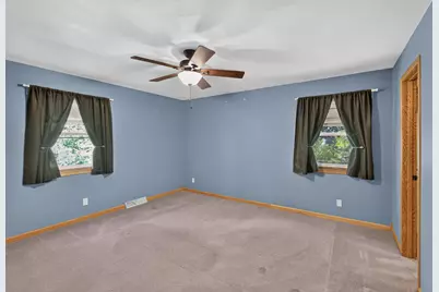 240  Meadowbrook Dr, Fredonia, WI 53021 - Photo 9
