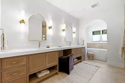 12825  Stephen Pl, Elm Grove, WI 53122 - Photo 11