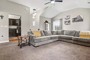 481 Cedar Ct, Slinger, WI 53086 - Photo 7