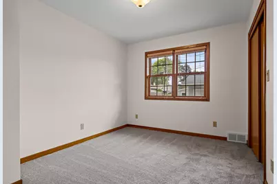 2721  Ray Pl, La Crosse, WI 54601 - Photo 17