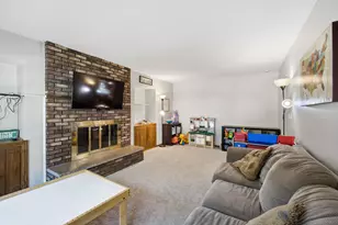 2319 Napa Trail, Waukesha, WI 53188 - Photo 7