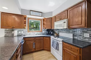 2319 Napa Trail, Waukesha, WI 53188 - Photo 3
