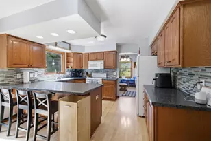 2319 Napa Trail, Waukesha, WI 53188 - Photo 5