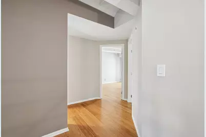 270 E Highland Ave #424, Milwaukee, WI 53202 - Photo 17