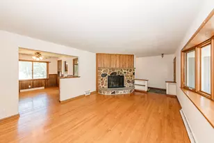 21670 W Glengarry Rd, New Berlin, WI 53146 - Photo 13
