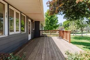 21670 W Glengarry Rd, New Berlin, WI 53146 - Photo 43