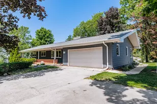 21670 W Glengarry Rd, New Berlin, WI 53146 - Photo 7