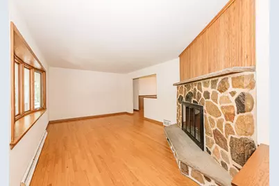 21670 W Glengarry Rd, New Berlin, WI 53146 - Photo 11