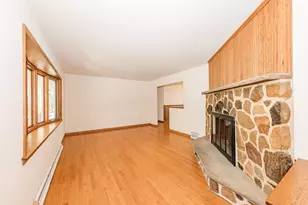 21670 W Glengarry Rd, New Berlin, WI 53146 - Photo 11