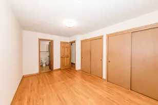 21670 W Glengarry Rd, New Berlin, WI 53146 - Photo 19
