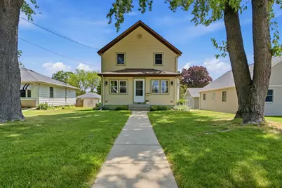 428  Grand Ave, Hartford, WI 53027 - Photo 1