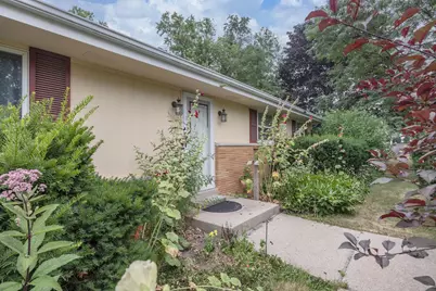 120  Rip Van Winkle Dr, Brookfield, WI 53186 - Photo 3