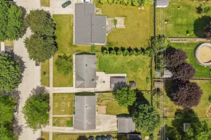 519 Scenic Dr, West Bend, WI 53090 - Photo 33