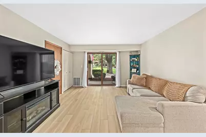 N82W13498  Fond Du Lac Ave #D108, Menomonee Falls, WI 53051 - Photo 13