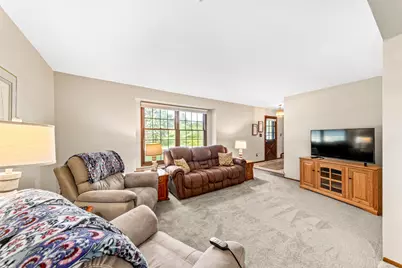 S74W26260  Green Mountain Dr, Vernon, WI 53189 - Photo 5