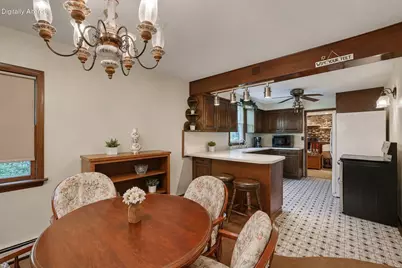 2203 W Goldcrest Ave, Milwaukee, WI 53221 - Photo 5