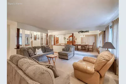 2203 W Goldcrest Ave, Milwaukee, WI 53221 - Photo 17