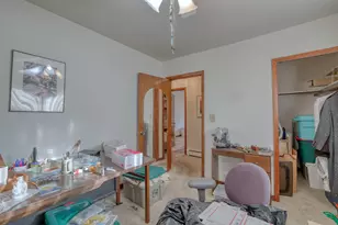 2203 W Goldcrest Ave, Milwaukee, WI 53221 - Photo 27