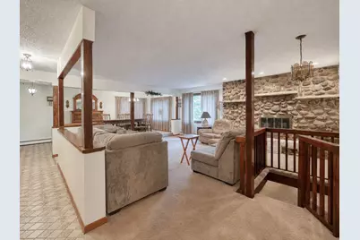 2203 W Goldcrest Ave, Milwaukee, WI 53221 - Photo 13