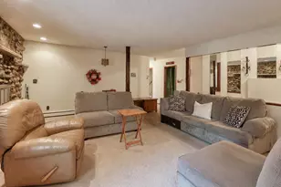 2203 W Goldcrest Ave, Milwaukee, WI 53221 - Photo 15