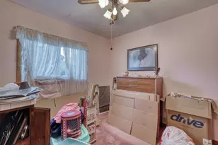 2203 W Goldcrest Ave, Milwaukee, WI 53221 - Photo 23