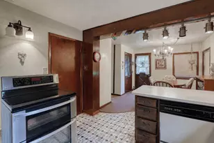 2203 W Goldcrest Ave, Milwaukee, WI 53221 - Photo 11