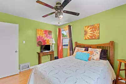 3818 S 18th St, Milwaukee, WI 53221 - Photo 11