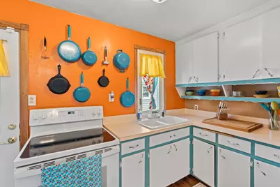 3818 S 18th St, Milwaukee, WI 53221 - Photo 9