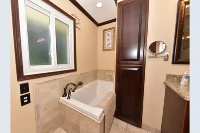 5215 S Balboa Dr, New Berlin, WI 53151 - Photo 21