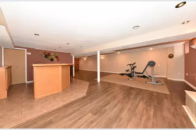 5215 S Balboa Dr, New Berlin, WI 53151 - Photo 25