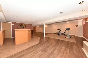 5215 S Balboa Dr, New Berlin, WI 53151 - Photo 25