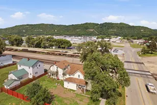 321 E Washington St, Prairie Du Chien, WI 53821 - Photo 33