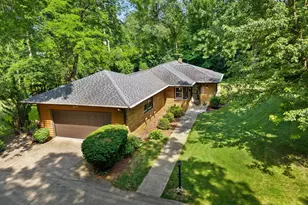 19500 W Pinecrest Ln, New Berlin, WI 53146 - Photo 45