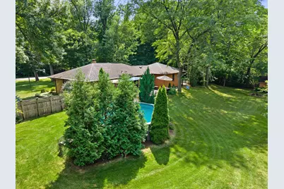 19500 W Pinecrest Ln, New Berlin, WI 53146 - Photo 35