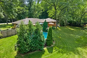 19500 W Pinecrest Ln, New Berlin, WI 53146 - Photo 35
