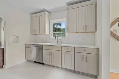 129 S Jackson St, Elkhorn, WI 53121 - Photo 5